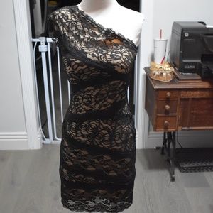bebe One-Shoulder Fitted Lace Dress
